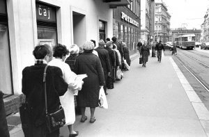 Food line Prague 1991